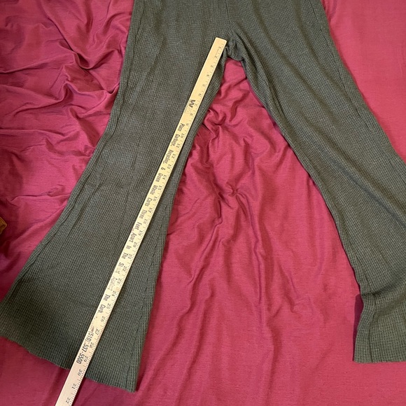 AE Waffle Super High Waisted Flare Pants; Size Medium; Color Forest Green 3rdpic - Picture 8 of 8